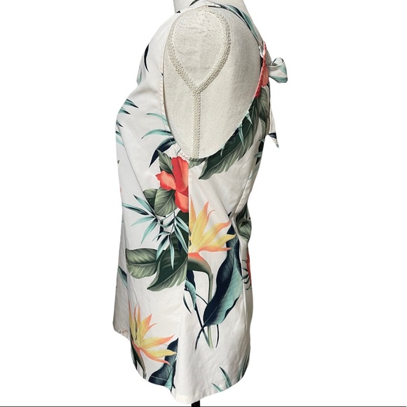 Tommy Bahama tie-back keyhole tropical lightweight v-neck top - Picture 3 of 7